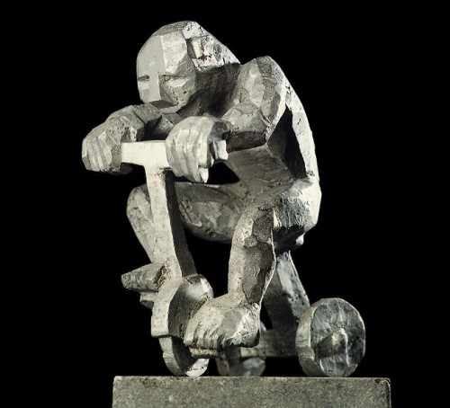 Fotograf: Søren
Værk  titel: Legebarn 
Værk  type: Skulptur 
Materiale: Aluminium 
Størrelse: 20x20x10 cm 
Færdiggjort: 1994 