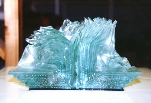 Fotograf: Eget foto
Værk  titel: Glas 1 
Værk  type: Figur 
Materiale: Glas fusing, aluminiums lyskasse 
Størrelse: 20 x 20 og 40 x 40 cm 