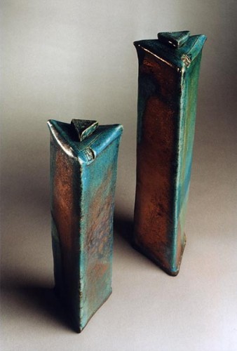 Fotograf: Christoffer Håkonsson
Værk  titel: Lågkrukke 
Materiale: Raku 
Færdiggjort: 1998 