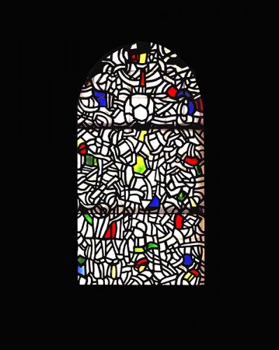 Fotograf: Rolf Linder
Værk  titel: Johannes-rude 
Værk  type: Glasmosaik 
Materiale: Blyindfattet glas 
Størrelse: 147 x 77 cm 
Færdiggjort: 1994 
Placering: Søften Kirke 