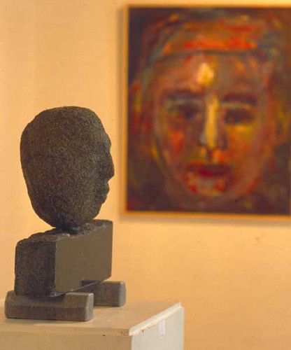 Fotograf: Ole Butzbach
Værk  titel: Sol 
Værk  type: Skulptur 
Materiale: Granit 
Størrelse: 48 x 52 x 20 cm 
Færdiggjort: 2001 