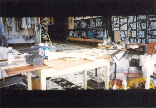 Fotograf: Eget foto
Værk  titel: Film one 
Værk  type: Installation 
Materiale: Papir - lærred - stof - kridt m.m. 
Færdiggjort: 2002 
&Oslash;vrigt: Track Remisen 