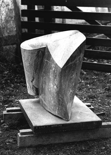 Fotograf: Tine Borring
Værk  titel: Brydning 
Værk  type: Indendørs skulptur 
Materiale: Svensk marmor 
Størrelse: 80 x 60 x 90 cm 