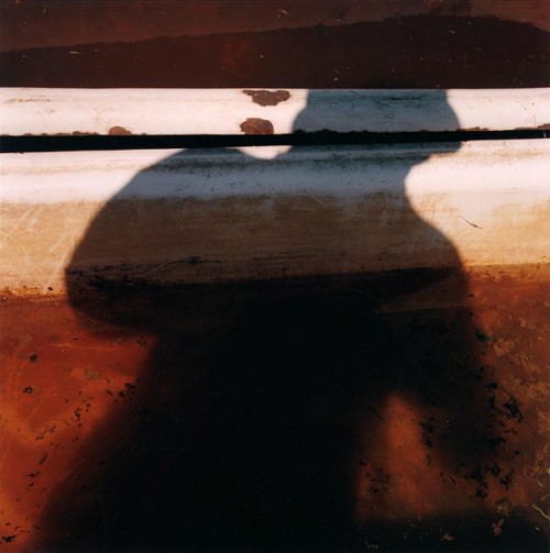 Fotograf: Ulrich Møllgaard
Værk  titel: #97-011-07 
Værk  type: Fotografi 
Materiale: Farvenegativaftryk 
Størrelse: 25x25 cm 
Færdiggjort: 1997 