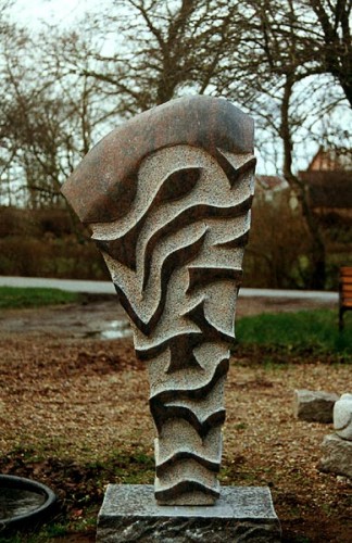 Fotograf: Eget foto
Værk  titel: Vikinge sten 
Værk  type: Skulptur 
Materiale: Granit 
Størrelse: 150 cm 
Færdiggjort: 1998 