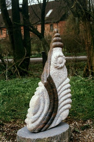 Fotograf: Eget foto
Værk  titel: Optimist 
Værk  type: Skulptur 
Materiale: Granit 
Størrelse: 110 cm 
Færdiggjort: 1998 