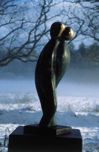 Fotograf: Eget foto
Værk  titel: Tango 
Værk  type: Skulptur 
Materiale: Bronze 
Størrelse: 60 cm 
Færdiggjort: 1996 