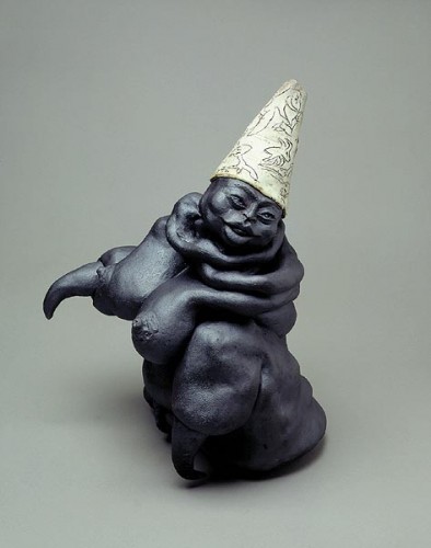 Fotograf: Kenneth Drabæk
Værk  titel: Snarligt gensyn 
Værk  type: Skulptur 
Materiale: Stentøjs porcelæn 
Størrelse: 38 x 23 x 16 cm. 
Færdiggjort: 1997 