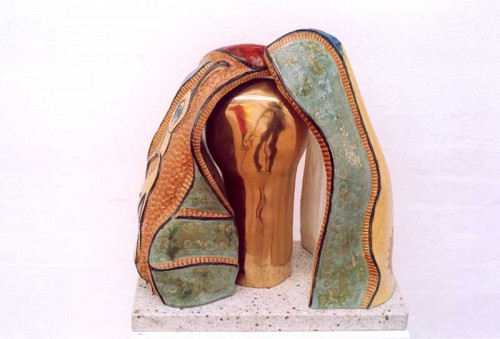Fotograf: Rene Andersen
Værk  titel: I begyndelsen 
Værk  type: Skulptur 
Materiale: Bronze, stentøj og granit 
Størrelse: 48 x 48 x 28 cm 
Færdiggjort: 1998 