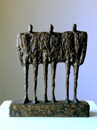 Fotograf: Eget foto
Værk  titel: Tre mænd 
Værk  type: Skulptur 
Materiale: Bronze 
Størrelse: 15 x 13 x 5 cm. 
Færdiggjort: 1999 