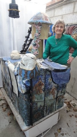 SKULPTUR, DER ER LAVET I ANLEDNING AF MIT 50 ÅRS JUBILÆUM I ÅR.

Skulpturen hedder "Trådene samles" og vises på min jubilæumsudstilling i Bangsbo botaniske have, Frederikshavn i tiden 19. aug. til 10. sept. 2017.