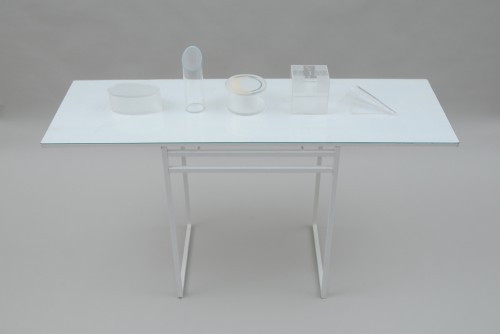 Bord:Glas,metal: 140*40*77 cm    Table: Glass, metal    2009-2010
Parantes / Brackets: acrylic
Luft/Air:acrylic  
Måneskin / Moonshine: acrylic
VIL LIV / WANT LIFE: acrylic
Intet / Nothing: acrylic

Warmbend, engraving, painted